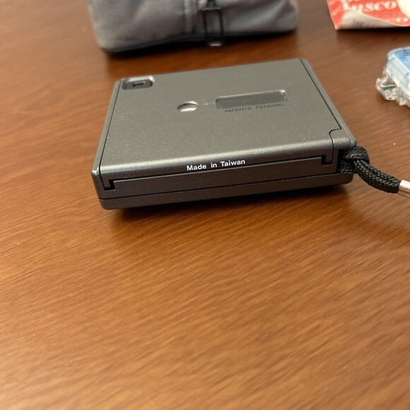 Ansco MEMO Disc HR10 Vintage Compact Pocket Film Camera 12.5mm f/4 lens extras - Picture 8 of 8